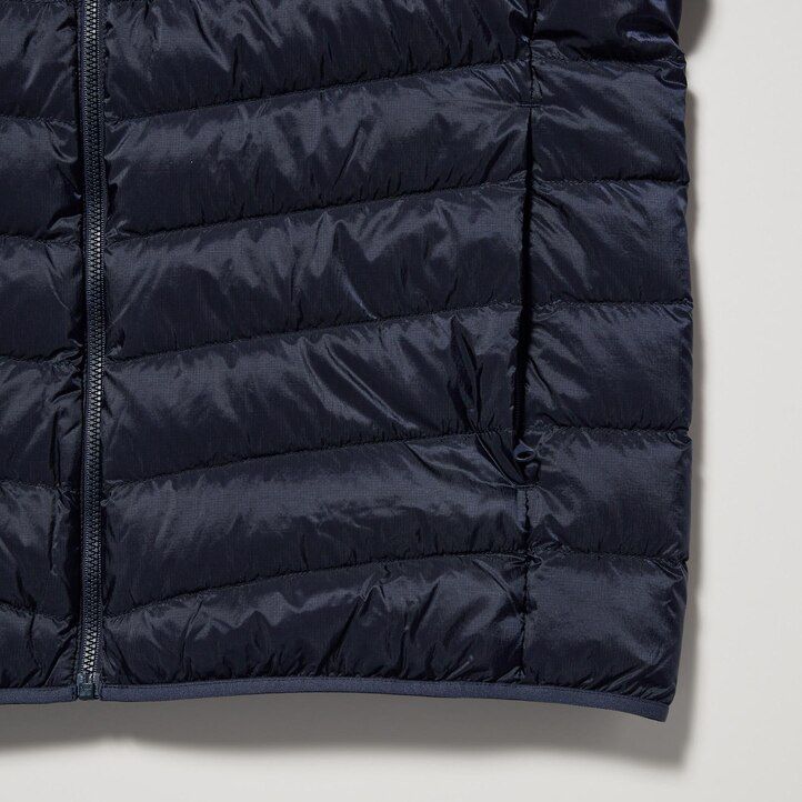schwarze uniqlo ultra light daunenjacken für herren mit 3d-schnitt
