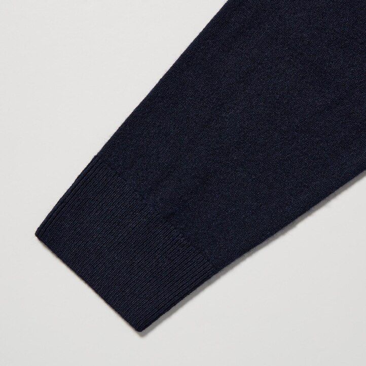uniqlo herrenpullover aus 100 merle mit v-ausschnitt marineblau