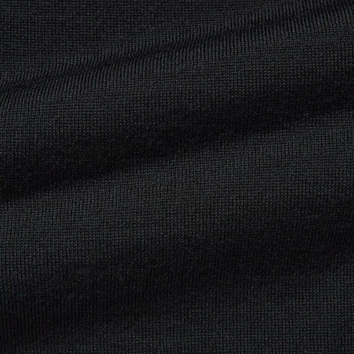 graue herrenpullover von uniqlo aus 100 extrafeiner merinowolle