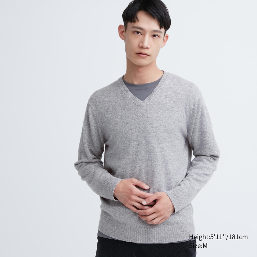 grauer uniqlo herrenpullover aus 100 merine mit v-ausschnitt