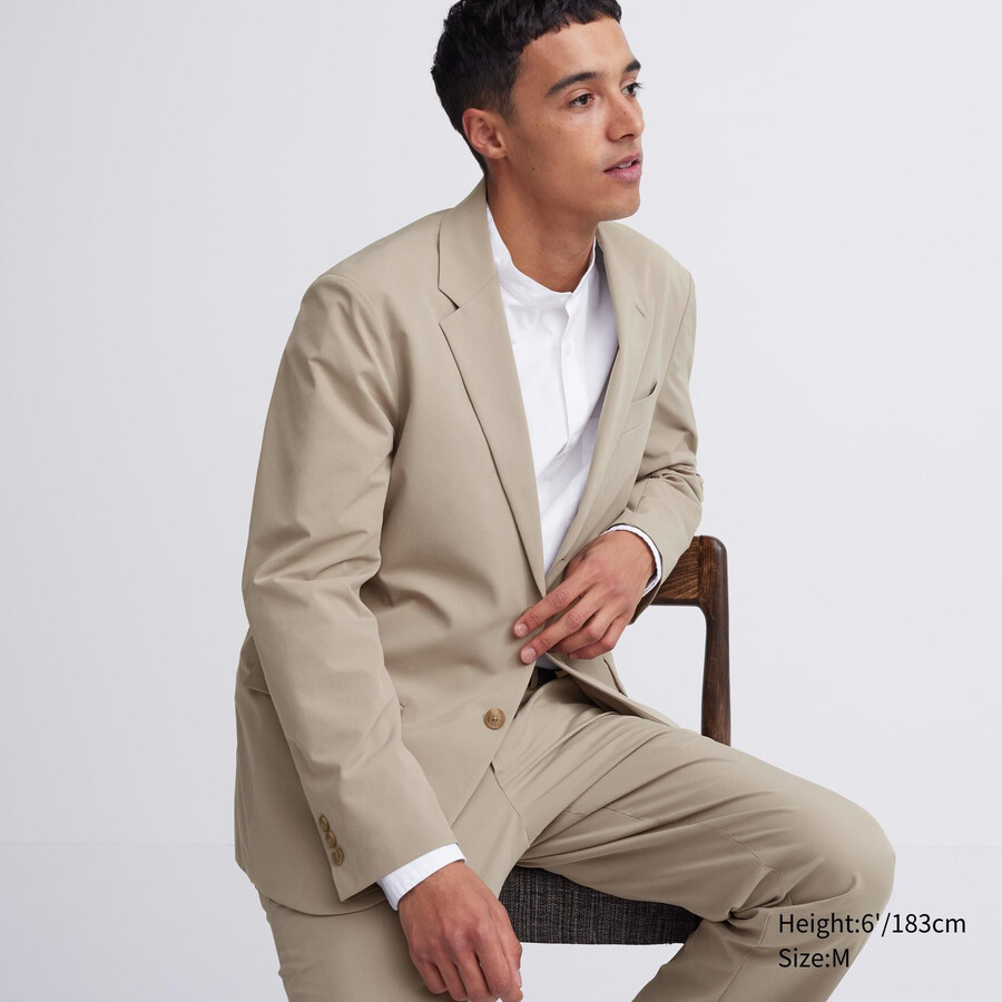beigefarbene uniqlo airsense ultra light herrenanzüge