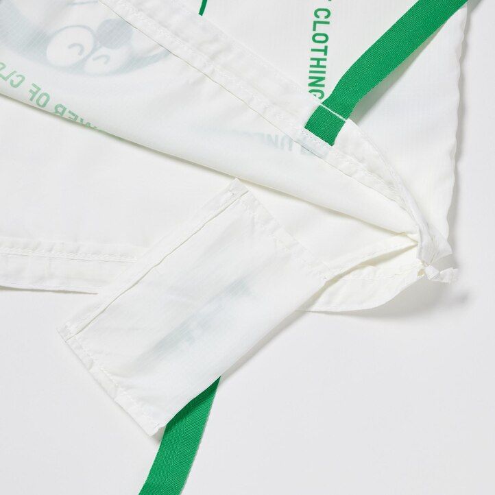 uniqlo doraemon ut recycled pocketable bag damentaschen weiß